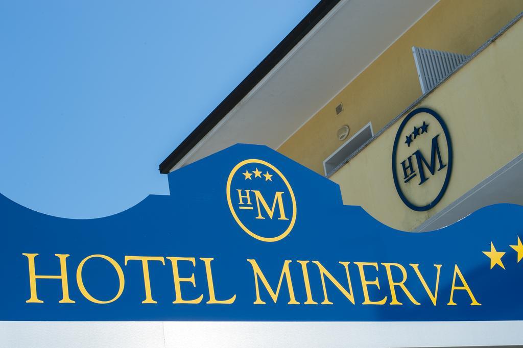 Hotel Minerva Lignano Sabbiadoro Exterior photo